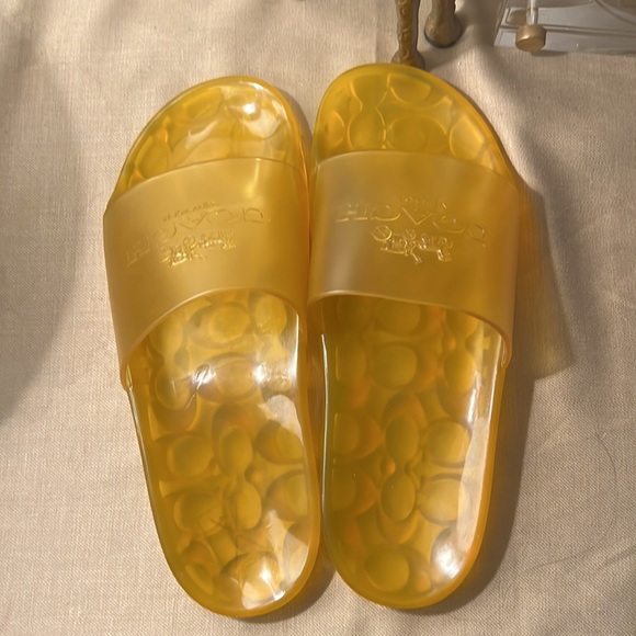 Authentic coach gel slide sandal in yellow size US 8 - Picture 5 of 6